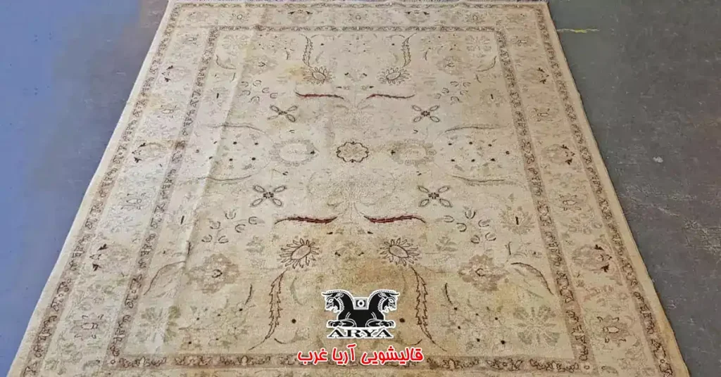 استفاده از مواد شوینده زیاد باعث زرد شدن فرش می‌شود